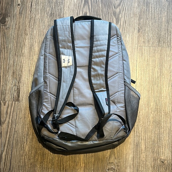 University of Pittsburgh / Pitt Under Armour Gray Backpack - Picture 2 of 4